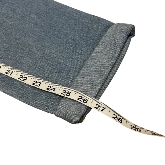 Light Wash Blue Jeans Boyfriend Style Mid Rise Design Old Navy Womens Size 6 Fit - Picture 4 of 4